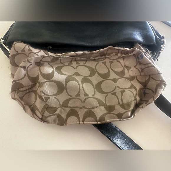 COACH Authentic vintage black leather bucket shoulder bag silver/chrome buckles - Picture 5 of 5